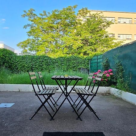 Charmante Maison Avec Jardin Sans Vis-A-Vis Saint-Fons Exterior photo