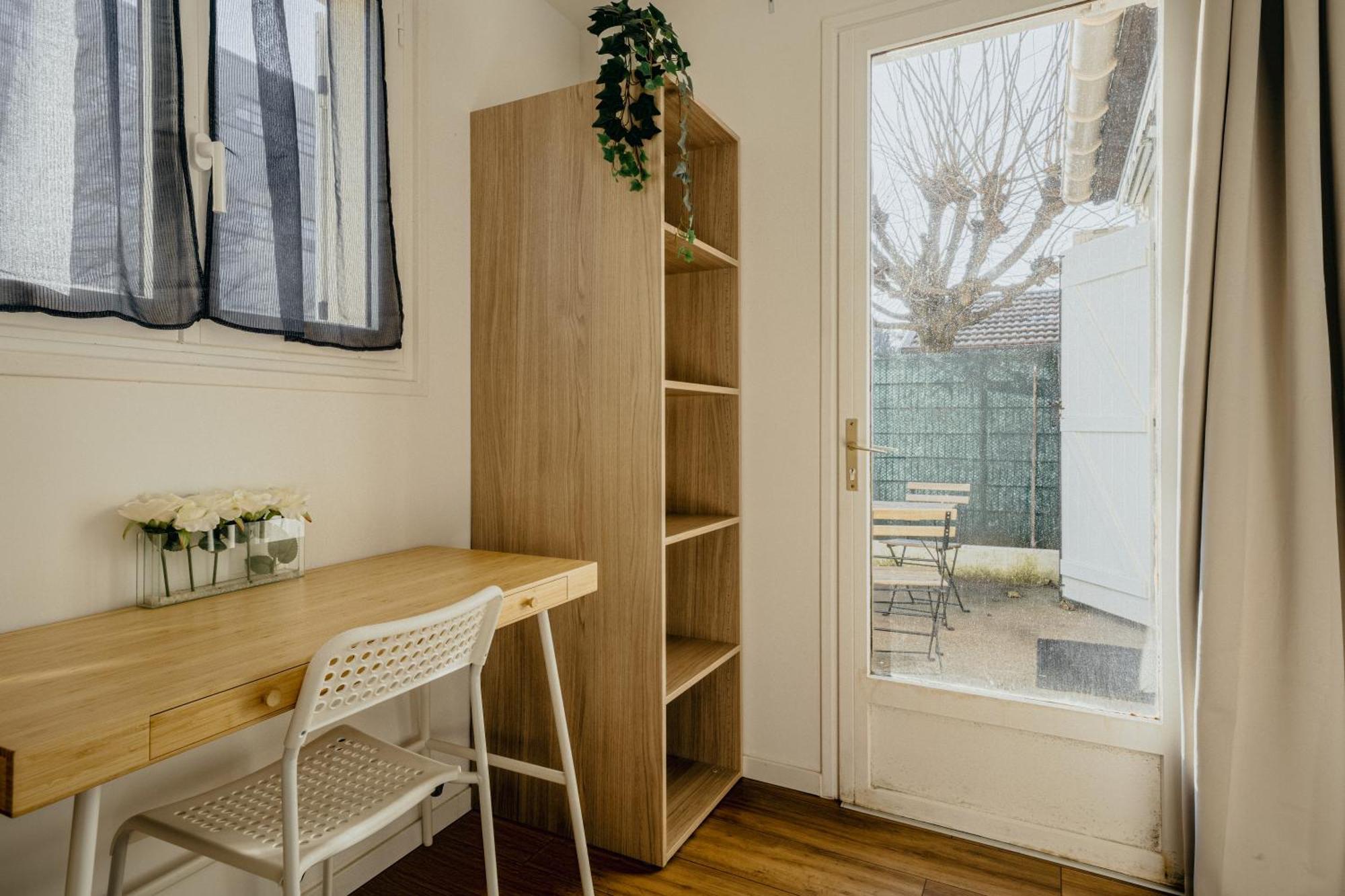 Charmante Maison Avec Jardin Sans Vis-A-Vis Saint-Fons Exterior photo